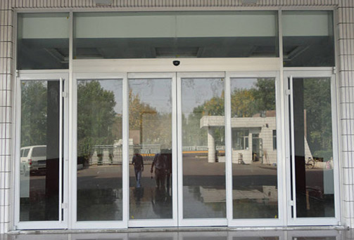 自動(dòng)門(mén)